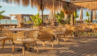 Andy’s Beach Marbella East beachfront restaurant with sea views and relaxed atmosphere