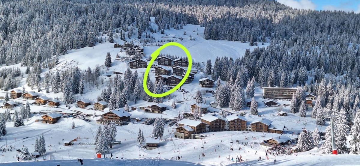 Aerial view of the residence with spa, alpine ski and cross-country ski departure points